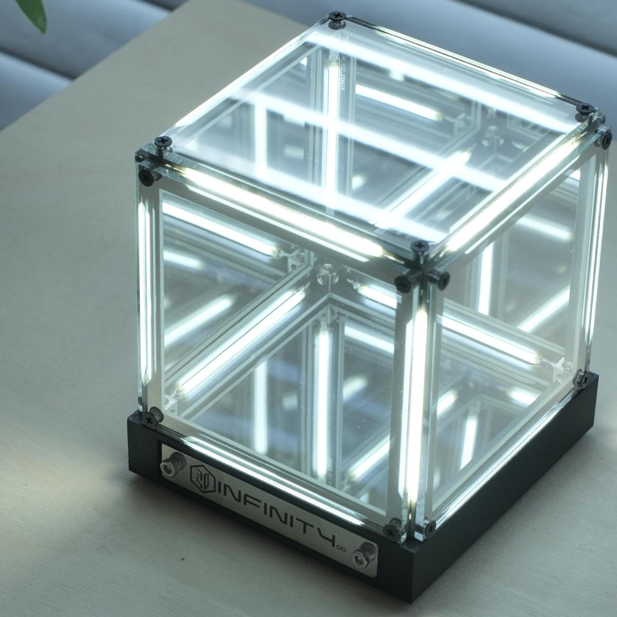 Cube lumineux 4D avec éclairage ambiant multicolore design géométrique moderne minimalist
